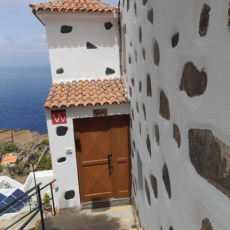 Historica Casa De La Oje Agulo