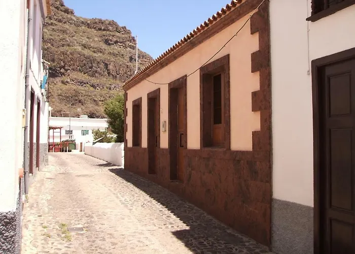 Historica Casa De La Oje Agulo